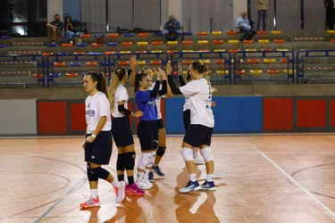 Copertina di Amichevole Collebeato